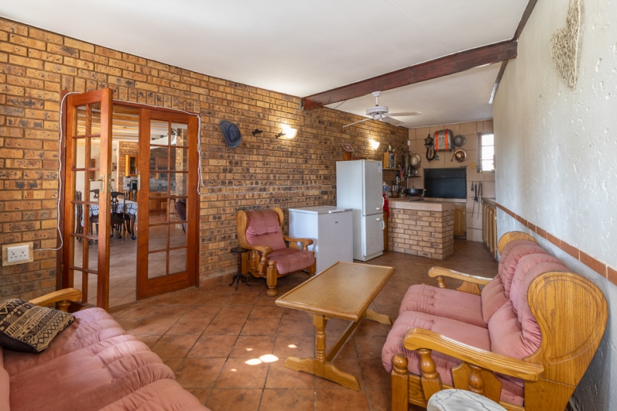 4 Bedroom Property for Sale in Meerhof North West